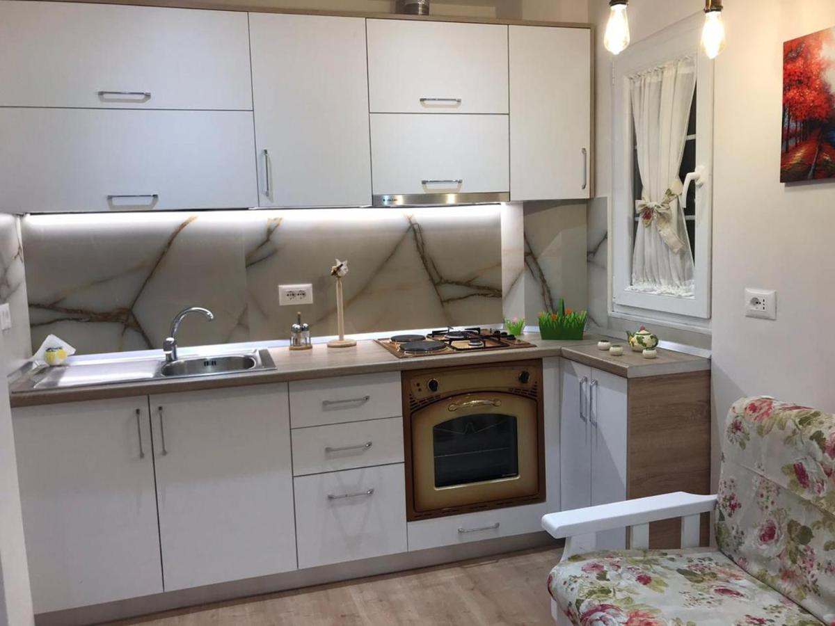 Central Welcoming Apartment In Tirana Bagian luar foto
