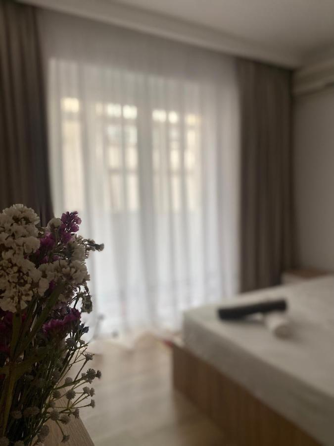 Central Welcoming Apartment In Tirana Bagian luar foto